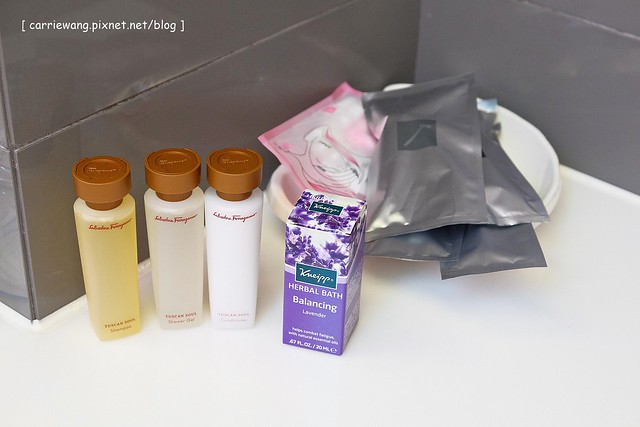 【宜蘭民宿推薦】羅東.調色盤築夢會館 La Palette。具設計感與現代感的溫馨民宿,外觀色彩鮮艷明亮,內部裝潢時尚浪漫 @飛天璇的口袋