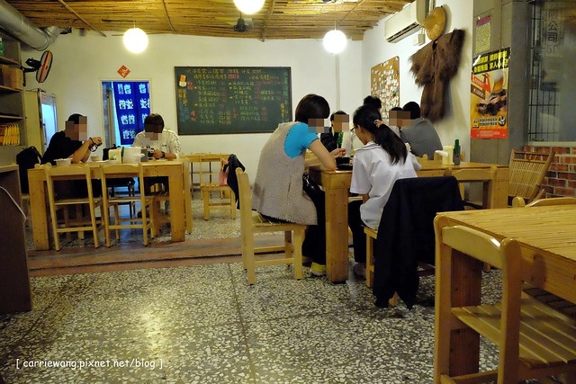 五年酒班炭火串燒|忠孝夜市裡平價的燒烤美味,冬天限定北海道石狩鍋推薦必點,三五好友聚餐的好地方 @飛天璇的口袋