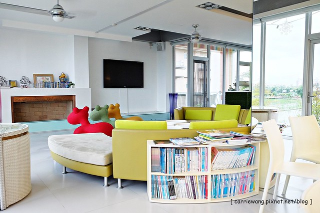 【宜蘭民宿推薦】羅東.調色盤築夢會館 La Palette。具設計感與現代感的溫馨民宿,外觀色彩鮮艷明亮,內部裝潢時尚浪漫 @飛天璇的口袋