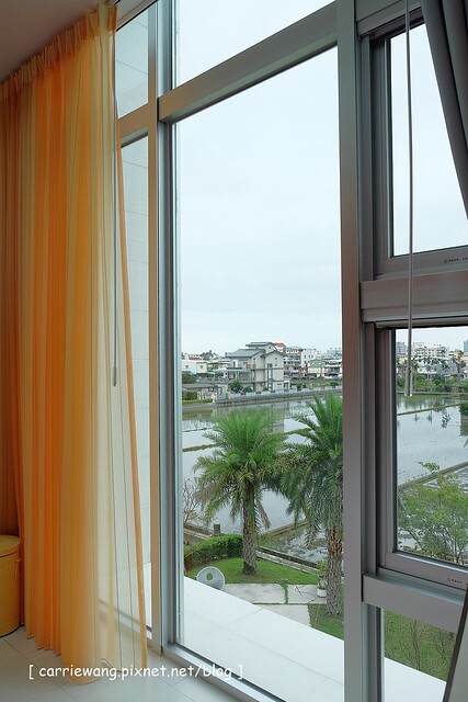 【宜蘭民宿推薦】羅東.調色盤築夢會館 La Palette。具設計感與現代感的溫馨民宿,外觀色彩鮮艷明亮,內部裝潢時尚浪漫 @飛天璇的口袋