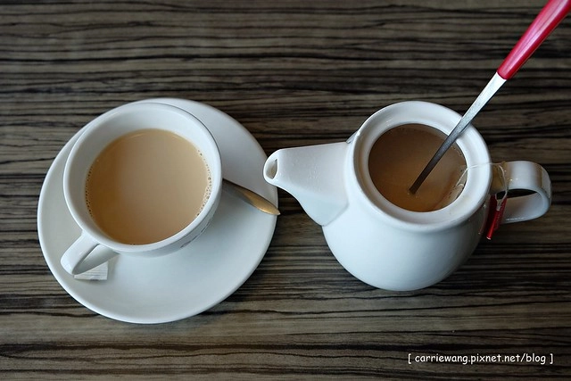 【台中複合式餐廳】異人館咖啡部屋。位於大坑商圈,環境寬敞大器,是聚餐和殺時間的好地方,三層下午茶也滿吸睛的 @飛天璇的口袋