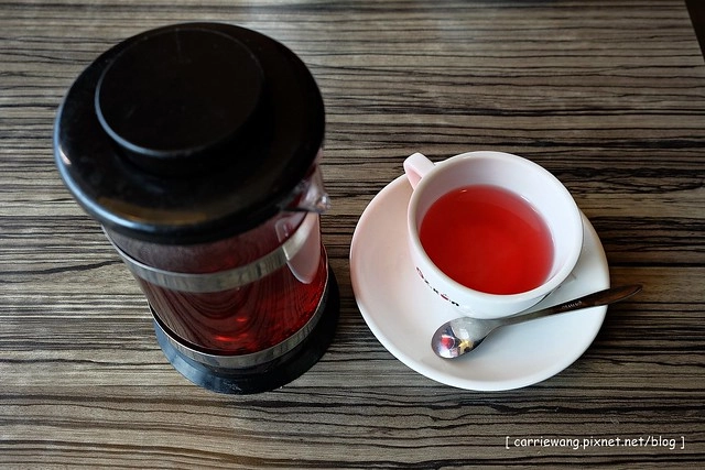 【台中複合式餐廳】異人館咖啡部屋。位於大坑商圈,環境寬敞大器,是聚餐和殺時間的好地方,三層下午茶也滿吸睛的 @飛天璇的口袋