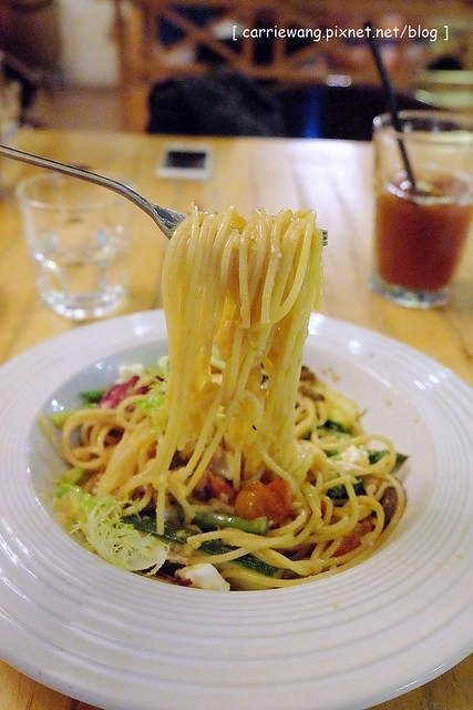 【台中義大利麵】月光兔 天堂小店。純正的窯烤披薩,AVPN正統拿坡里披薩協會認證,義大利麵也頗合我胃口 @飛天璇的口袋