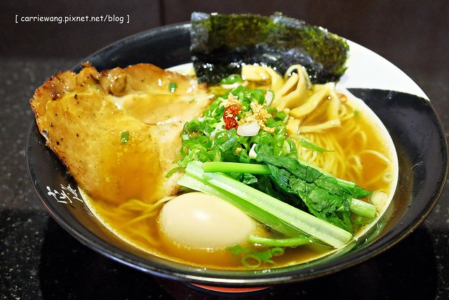 【台中拉麵推薦】空海拉麵台灣一號店。台式以上,日式未滿,不喜歡重油重鹹的拉麵愛好者可以試試 @飛天璇的口袋