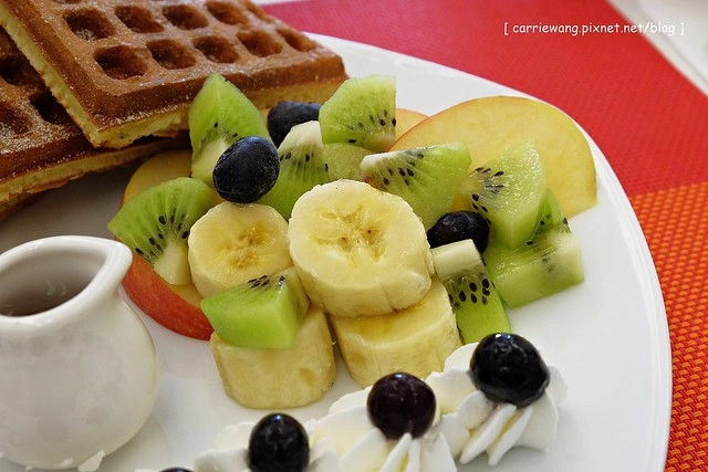 【台中下午茶】Home Cafe 幸福。好食。咖啡。台中寵物友善咖啡館,餐點也有到位,樓上有養狗狗哦 @飛天璇的口袋