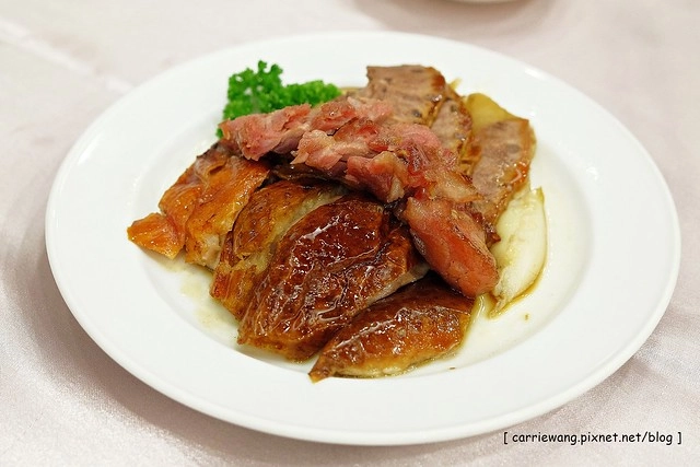 【台中港式飲茶】全國大飯店.全壽樓港式飲茶吃到飽。以吃到飽的飲茶來說算是很有水準,餐點選擇性多,只是價格愈漲愈高 @飛天璇的口袋