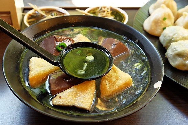 台中南屯|滬舍餘味餐館.台中米其林必比登推薦,道地上海味生煎包會爆漿 @飛天璇的口袋