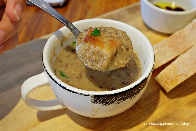 【台北義大利麵推薦】黑米Café-Bistro。位於松山菸廠附近的人氣美食餐廳,餐點美味價格合理 @飛天璇的口袋