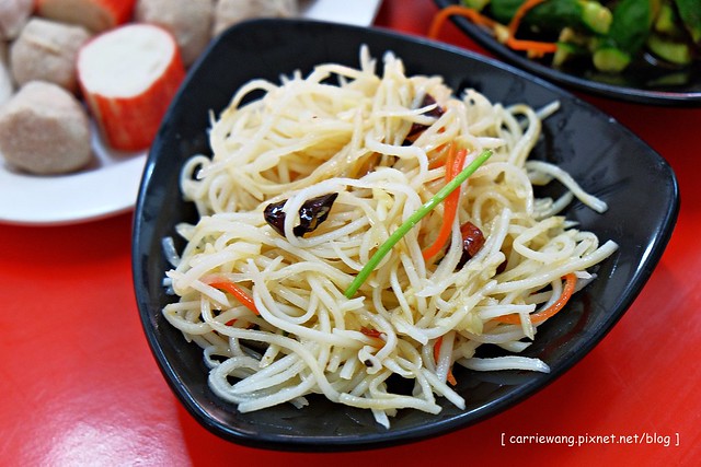 【台中火鍋推薦】小瀋陽酸菜白肉鍋。有濃濃的媽媽味,小菜表現很出色,老闆娘心情好會多招待私房料理 @飛天璇的口袋