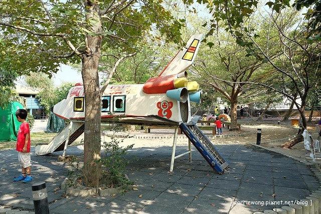 台中潭子|大木塊生態農場.有大片草皮和小動物,台中親子旅遊烤肉最佳場所 @飛天璇的口袋