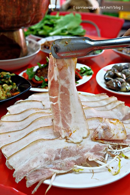 【台中火鍋推薦】小瀋陽酸菜白肉鍋。有濃濃的媽媽味,小菜表現很出色,老闆娘心情好會多招待私房料理 @飛天璇的口袋