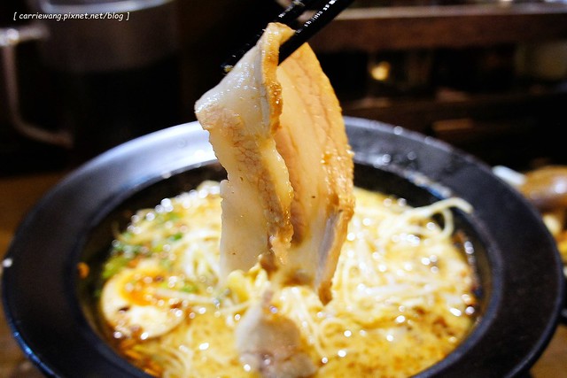 【台北拉麵推薦】樂麵屋@永康店。來自日本九州,客製化的口味,味道不錯,只是油蔥酥的味道重了一點 @飛天璇的口袋