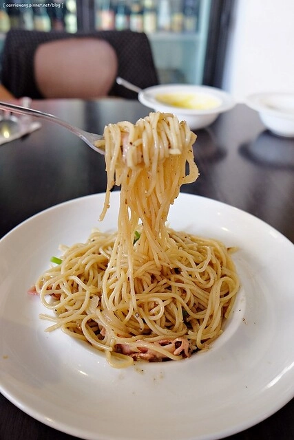 【台中義大利麵】Zaka 札卡餐酒館。週末夜晚有駐唱歌手表演,北屯區少見的餐酒館 @飛天璇的口袋