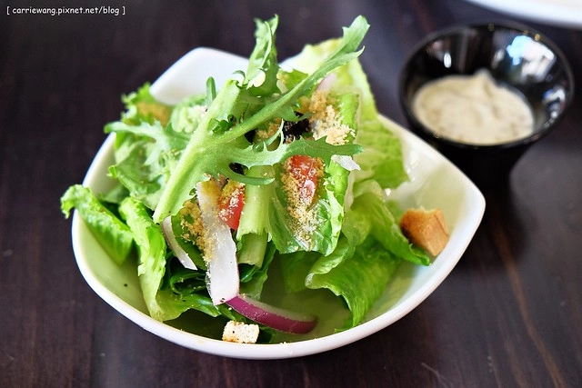 【台中義大利麵】Zaka 札卡餐酒館。週末夜晚有駐唱歌手表演,北屯區少見的餐酒館 @飛天璇的口袋