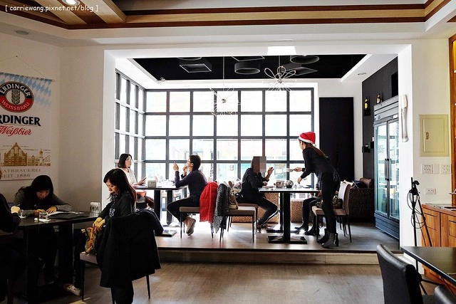 【台中義大利麵】Zaka 札卡餐酒館。週末夜晚有駐唱歌手表演,北屯區少見的餐酒館 @飛天璇的口袋