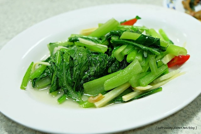 台中東區|精武路菜脯雞.快炒鍋物選擇性多,冬天用餐人潮絡繹不絕 @飛天璇的口袋