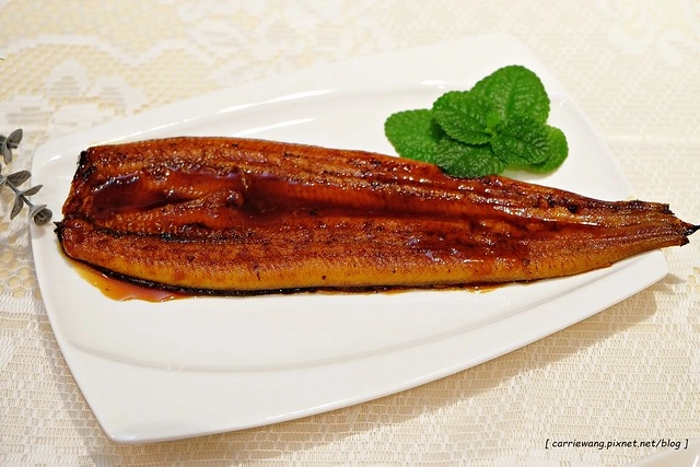 【宅配商品分享】屏榮蒲燒鰻。懶人料理的好幫手,年節送禮的最佳選擇,外銷日本帝王級的高級聖品 @飛天璇的口袋