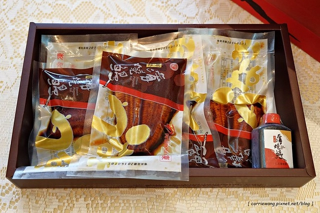 【宅配商品分享】屏榮蒲燒鰻。懶人料理的好幫手,年節送禮的最佳選擇,外銷日本帝王級的高級聖品 @飛天璇的口袋