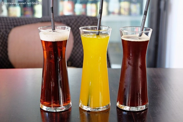 【台中義大利麵】Zaka 札卡餐酒館。週末夜晚有駐唱歌手表演,北屯區少見的餐酒館 @飛天璇的口袋