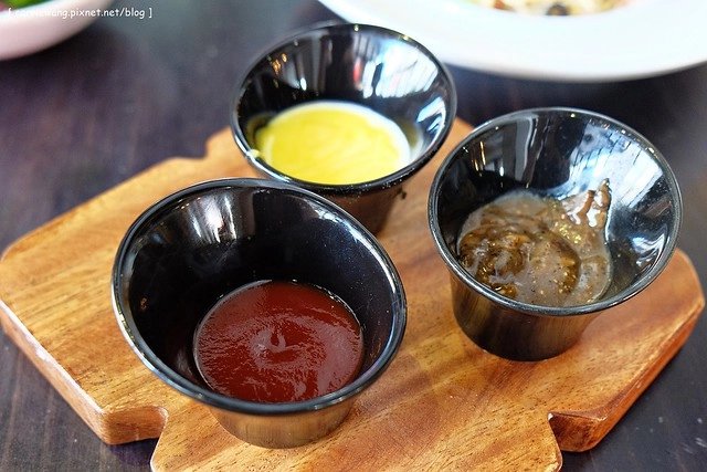 【台中義大利麵】Zaka 札卡餐酒館。週末夜晚有駐唱歌手表演,北屯區少見的餐酒館 @飛天璇的口袋