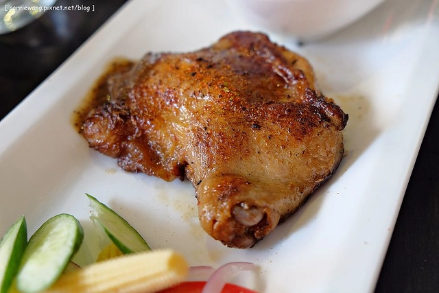 【台中義大利麵】Zaka 札卡餐酒館。週末夜晚有駐唱歌手表演,北屯區少見的餐酒館 @飛天璇的口袋