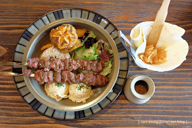 【台中異國料理餐廳】昨日花卷跨界料理.Offer Oh。跨界的好味道,兼具創意與美味,飲料和甜點也很有水準 @飛天璇的口袋