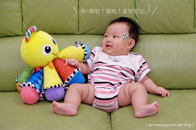 【育兒日記分享】Lamaze 拉梅茲嬰幼兒玩具.音樂布蟲尺 / 柔軟故事書 / 音感八爪章魚。給寶寶的第一份禮物,強化寶寶的感官能力,學習從0歲開始 @飛天璇的口袋