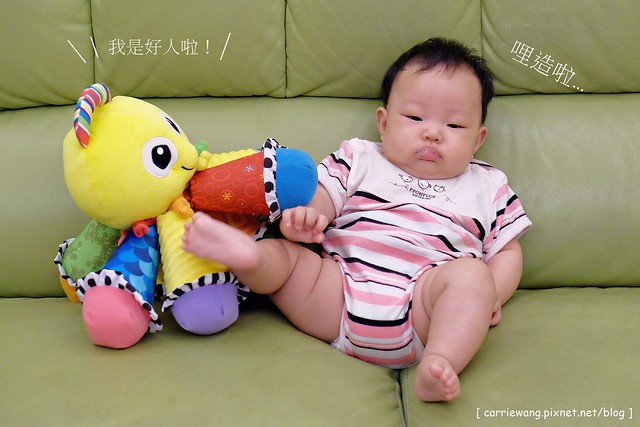 【育兒日記分享】Lamaze 拉梅茲嬰幼兒玩具.音樂布蟲尺 / 柔軟故事書 / 音感八爪章魚。給寶寶的第一份禮物,強化寶寶的感官能力,學習從0歲開始 @飛天璇的口袋