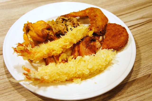 【台中百匯吃到飽】真膳美饌百食匯@山西旗艦店。餐點種類多,品質也不錯,假日一位難求,最近好像漲價了 @飛天璇的口袋