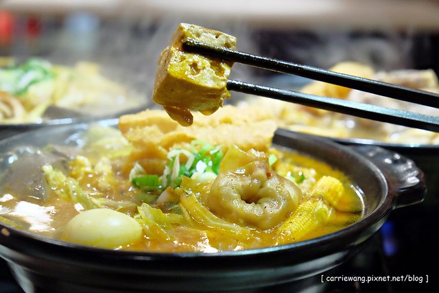 【台中逢甲美食推薦】那個鍋 麻辣小火鍋。湯頭又香又過癮,乾麵白飯吃到飽,還有松阪豬和雪花牛,一個人吃鍋也可以吃的很幸福 @飛天璇的口袋