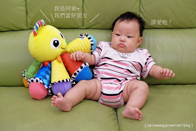 【育兒日記分享】Lamaze 拉梅茲嬰幼兒玩具.音樂布蟲尺 / 柔軟故事書 / 音感八爪章魚。給寶寶的第一份禮物,強化寶寶的感官能力,學習從0歲開始 @飛天璇的口袋