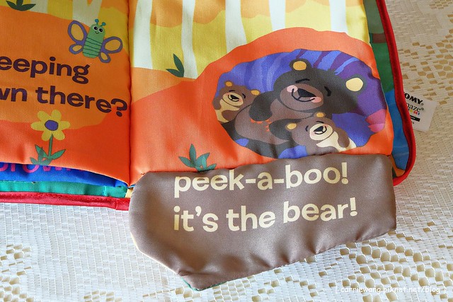 【育兒日記分享】Lamaze 拉梅茲嬰幼兒玩具.音樂布蟲尺 / 柔軟故事書 / 音感八爪章魚。給寶寶的第一份禮物,強化寶寶的感官能力,學習從0歲開始 @飛天璇的口袋