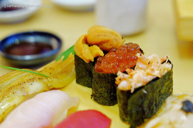 和歌壽司|位於台北火車站附近,中價位的日本料理店,餐點種類選擇性多,綜合握壽司一次品嚐三種口味 @飛天璇的口袋