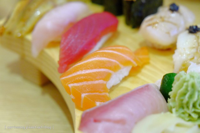 和歌壽司|位於台北火車站附近,中價位的日本料理店,餐點種類選擇性多,綜合握壽司一次品嚐三種口味 @飛天璇的口袋