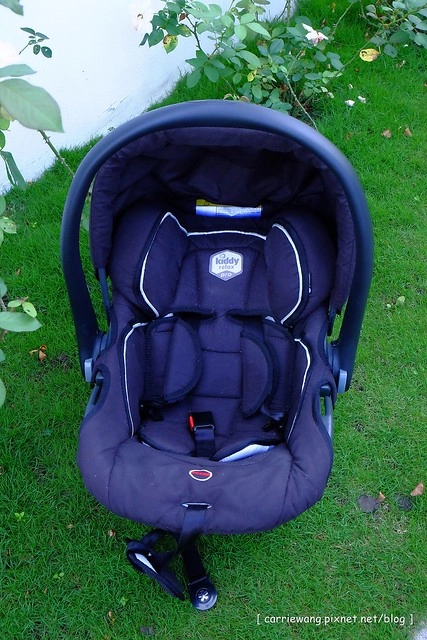 【育兒日記分享】奇帝汽座推車.Kiddy City n’ Move 輕風行推車。歐洲進口兒童推車品牌,時尚輕巧收放容易,可以當推車也可以當汽座,一車兩用非常方便 @飛天璇的口袋