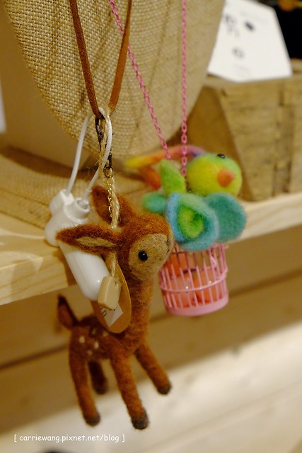 【台中親子餐廳】叉子.ㄨ子輕食館。台中目前最夯最難訂的親子餐廳,環境寬敞大器,外面有一個小沙坑,二樓有文創商品,用餐時段很難訂位 @飛天璇的口袋