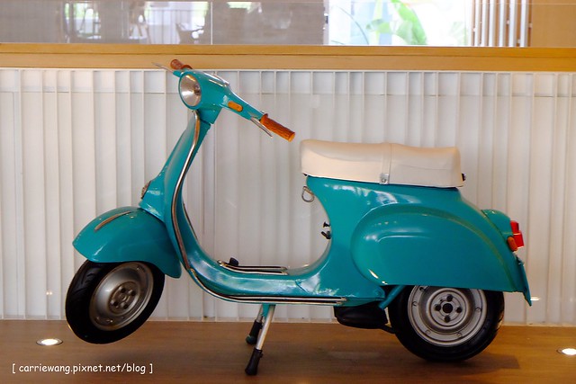 【台中親子餐廳】叉子.ㄨ子輕食館。台中目前最夯最難訂的親子餐廳,環境寬敞大器,外面有一個小沙坑,二樓有文創商品,用餐時段很難訂位 @飛天璇的口袋