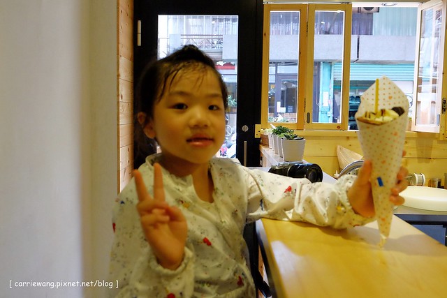 【台中甜點推薦】Crêpe cocoya日式可麗餅專賣店。草悟道散步美食,少女風的日式可麗餅,有多種口味可以選擇 @飛天璇的口袋