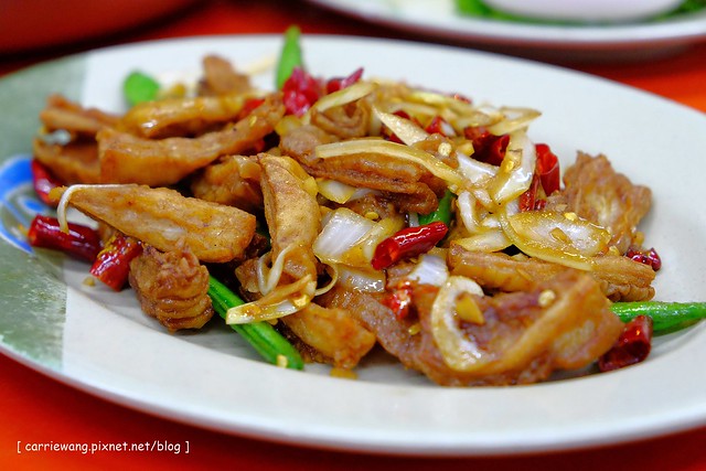 阿奇海鮮現炒:使用當季新鮮海鮮,冬天還有砂鍋魚頭 @飛天璇的口袋