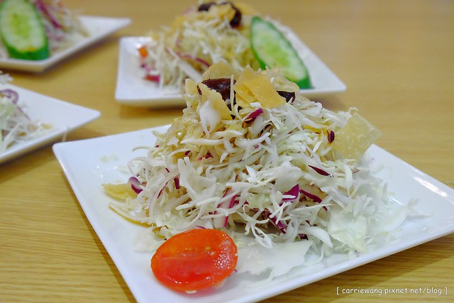 和歌壽司|位於台北火車站附近,中價位的日本料理店,餐點種類選擇性多,綜合握壽司一次品嚐三種口味 @飛天璇的口袋