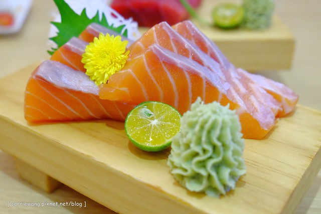 和歌壽司|位於台北火車站附近,中價位的日本料理店,餐點種類選擇性多,綜合握壽司一次品嚐三種口味 @飛天璇的口袋