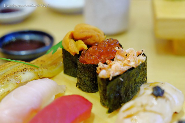 和歌壽司|位於台北火車站附近,中價位的日本料理店,餐點種類選擇性多,綜合握壽司一次品嚐三種口味 @飛天璇的口袋