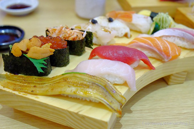 和歌壽司|位於台北火車站附近,中價位的日本料理店,餐點種類選擇性多,綜合握壽司一次品嚐三種口味 @飛天璇的口袋