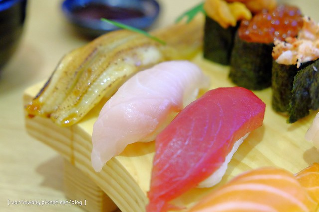 和歌壽司|位於台北火車站附近,中價位的日本料理店,餐點種類選擇性多,綜合握壽司一次品嚐三種口味 @飛天璇的口袋