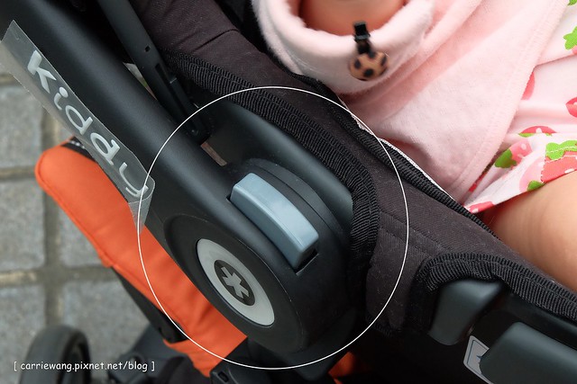 【育兒日記分享】奇帝汽座推車.Kiddy City n’ Move 輕風行推車。歐洲進口兒童推車品牌,時尚輕巧收放容易,可以當推車也可以當汽座,一車兩用非常方便 @飛天璇的口袋