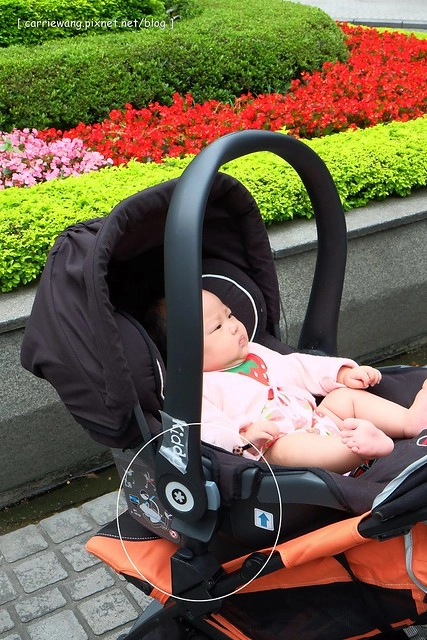 【育兒日記分享】奇帝汽座推車.Kiddy City n’ Move 輕風行推車。歐洲進口兒童推車品牌,時尚輕巧收放容易,可以當推車也可以當汽座,一車兩用非常方便 @飛天璇的口袋