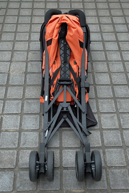 【育兒日記分享】奇帝汽座推車.Kiddy City n’ Move 輕風行推車。歐洲進口兒童推車品牌,時尚輕巧收放容易,可以當推車也可以當汽座,一車兩用非常方便 @飛天璇的口袋