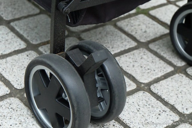 【育兒日記分享】奇帝汽座推車.Kiddy City n’ Move 輕風行推車。歐洲進口兒童推車品牌,時尚輕巧收放容易,可以當推車也可以當汽座,一車兩用非常方便 @飛天璇的口袋