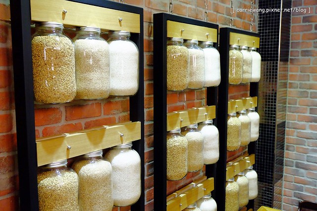 和歌壽司|位於台北火車站附近,中價位的日本料理店,餐點種類選擇性多,綜合握壽司一次品嚐三種口味 @飛天璇的口袋