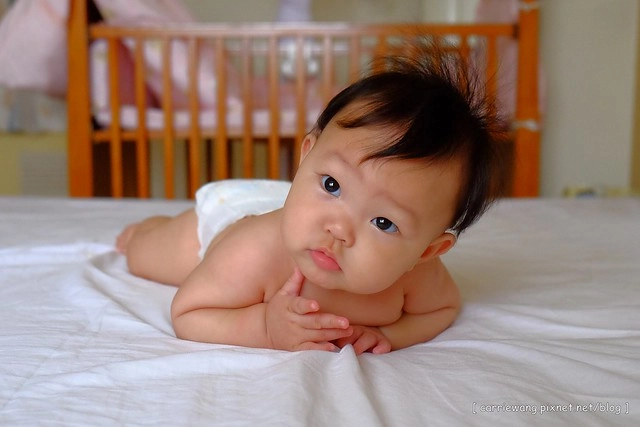 【育兒日記分享】白金級滿意寶寶極緻呵護。日本首創C型新生兒體工學尿布,360度柔貼剪裁,不包緊緊也不漏,寶貝新生肌膚 @飛天璇的口袋